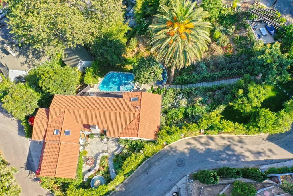Designer Pool Under The Hollywood Sign * Los Angeles